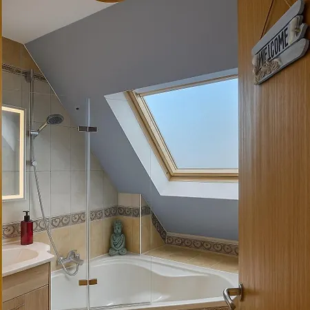 Cosy Entire House Near Basel & Mulhouse Airport - Vip Homes - Parking